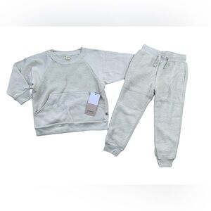 Goumi NWT Size 5T Sherpa Sweatsuit in Alabaster